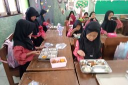 Sebanyak 9.600 sasaran 3B di Mataram sudah dapat MBG