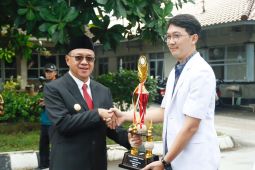 Bupati ajak tenaga kesehatan di Banyumas terus berinovasi tingkatkan kualitas layanan