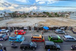 Renovasi Gedung IV Pasar Horas Siantar tahap pemadatan tanah