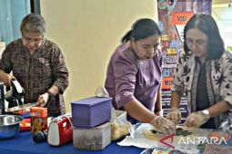 Unpatti edukasi mahasiswa berkontribusi dalam pembuatan pangan lokal untuk diversifikasi