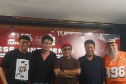 Pandji sanjung debut stand up comedy Fedi Nuril di acara Adili Idola