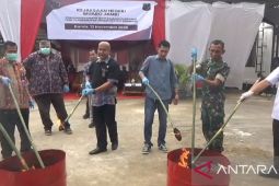 Kejari Muaro Jambi memusnahkan barang bukti narkoba dan senpi