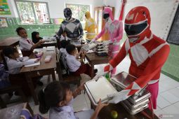Power Rangers pengantar MBG di Kota Kediri