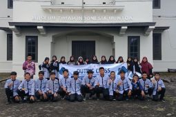 Kenali sejarah pertimahan, siswa SMP Islam SMART kunjungi MTI Mentok