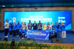 Rektor UMSU lepas Kontingen PIMNAS dan KMI Expo ke ajang nasional, mahasiswa berprestasi terima tali asih