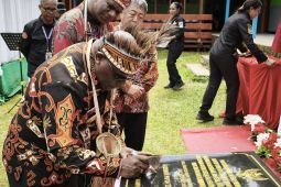 Pemprov Papua Tengah meluncurkan Program Sekolah Sepanjang Hari di SD Inpres Nifasi