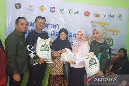 DKP3 Kota Cirebon memastikan distribusi bantuan pangan tepat sasaran