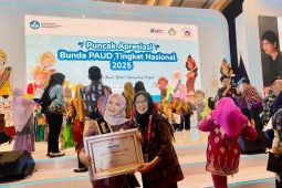 Bunda PAUD Provinsi Jambi terima penghargaan karena peduli pendidikan SAD