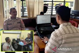 Viral! Anggota Polsek Pahandut disangka main judol, rupanya hanya iklan Snack Video