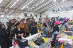 DPR janji benahi regulasi izin usaha bahan baku alas kaki