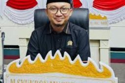 DPRD Lampung bantu lansia yang tinggal di bekas kandang ayam di Pringsewu