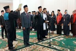 Bupati Barito Utara lantik empat pejabat eselon II