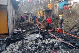 Tiga rumah warga di Bima hangus terbakar, kerugian ditaksir Rp250 juta