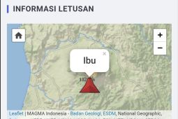 Gunung Ibu erupsi pada Sabtu tengah malam