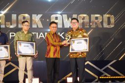 Pemkot Pontianak anugerahi Pajak Award bagi pelaku usaha taat pajak