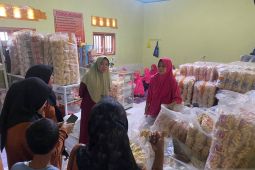 TP PKK Puding Besar lakukan studi tiru UP2K ke UMKM di Desa Kurau