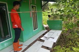 BPBD Ciamis evakuasi warga yang terancam bahaya tanah longsor
