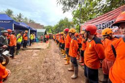 SAR gabungan persempit sektor pencarian korban longsor di Cilacap