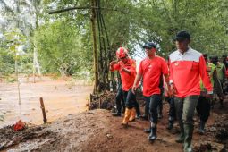 BNPB modifikasi cuaca percepat pencarian korban longsor di Cilacap