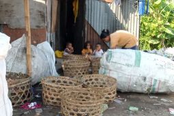 Pembinaan pemulung di Mataram dilakukan secara berjenjang