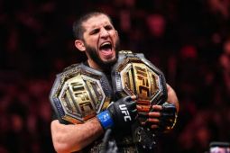 Islam Makhachev rebut juara kelas welter UFC