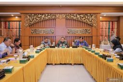 DPRD desak Dirut Bank Kalsel hadiri pembahasan Raperda penyertaan modal