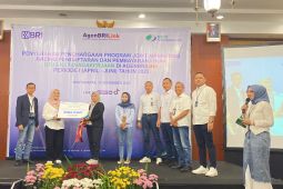 AgenBRILink terima penghargaan Racing Joint Marketing BPJS Ketenagakerjaan--BRI