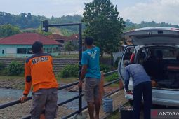 Alat pendeteksi banjir dipasang di Sungai Ogan Lengkiti OKU