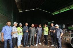 Komisi II DPRD Kotim tinjau langsung depo sampah samping SMPN 3 Sampit
