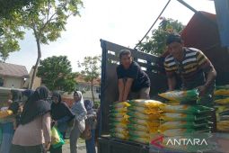 Bulog Cirebon memastikan stok beras aman hingga Lebaran 2026