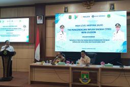 Walikota Cilegon beri penghargaan PT ABM atas peran pengendalian inflasi.