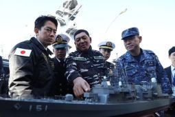 Menhan Sjafrie tinjau kapal perang Mogami Class milik Jepang