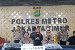 Polisi mengungkap motif cemburu dan kronologi lengkap penusukan di Jaktim