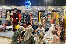 PGN hadirkan pelaku usaha binaan di Surabaya Fashion Parade 2025