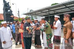 Gubernur Papua Pegunungan Tabo rayakan Hari Raya Galungan bersama umat Hindu Jayawijaya