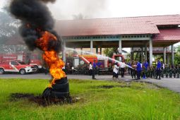 Kunjungi Damkar, murid TK Kartika IV-3 Lhokseumawe belajar cara padamkan api