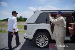 Keakraban Prabowo dan Sri Sultan mewarnai peresmian Jembatan Kabanaran