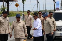 Momen Prabowo-Sultan HB X satu mobil jadi sorotan: Penuh tawa dan keakraban