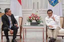 Ambon peroleh bantuan mobil sampah dan pemadam kebakaran dari Pemprov DKI