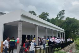 Ratusan santri Al Barkah Bekasi nikmati gedung baru