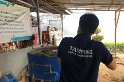 WBP Lapas Singkawang memproduksi batako berkualitas tinggi