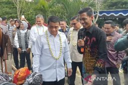 Wamendes PDT menyerahkan bantuan kandang ternak Lumbung Mataram di Bantul