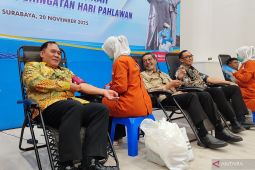 Tambah stok darah di Surabaya, PT DLU gelar donor darah