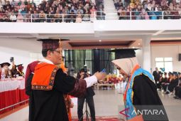 UNJA Gelar Wisuda ke-120 dengan suasana haru dan sukacita