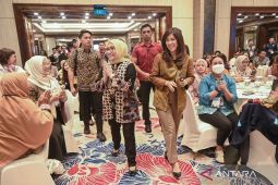 Keluarga berperan penting dalam pelindungan anak di ruang digital