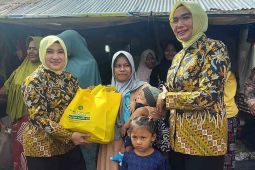 IAD Kejati Aceh salurkan bantuan masyarakat kurang mampu