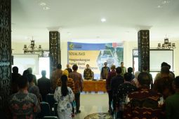 Lambar manfaatkan panas bumi di Danau Ranau