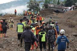 Tim SAR-DMC Dompet Dhuafa evakuasi korban bencana tanah longsor di Banjarnegara