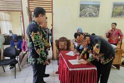 Wim kembali jadi Staf Ahli Bupati, Rihel jabat Plt Kadisbudpar Kotim