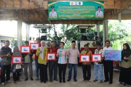 Kota Singkawang salurkan bantuan alsintan perkuat ketahanan pangan